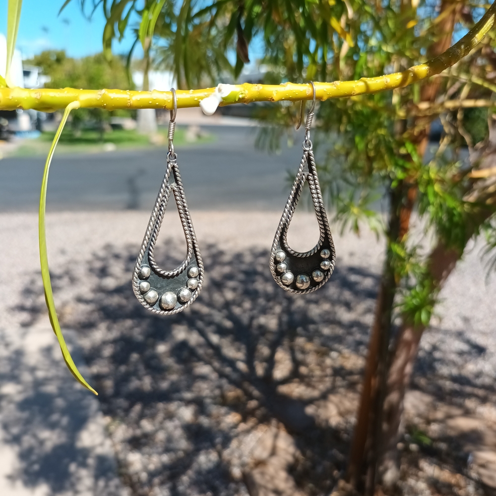 1970s Taxco Sterling Silver Teardrop Earrings